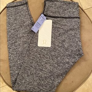 NWT Wunder Under Tight Low-Rise Size 6
